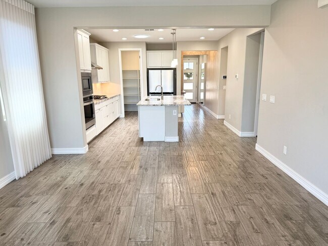 Foto del edificio - Stunning 3 Bedroom plus office/den Single ...