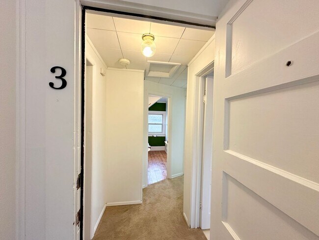 Building Photo - 808 East 5th Avenue