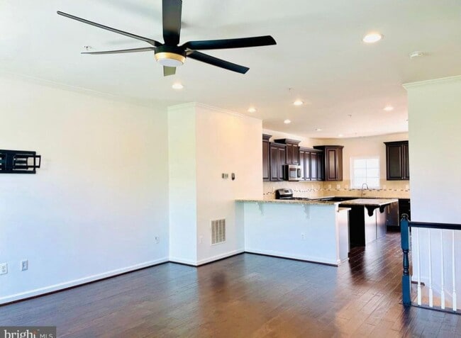 Foto del edificio - 7120 Beaumont Place