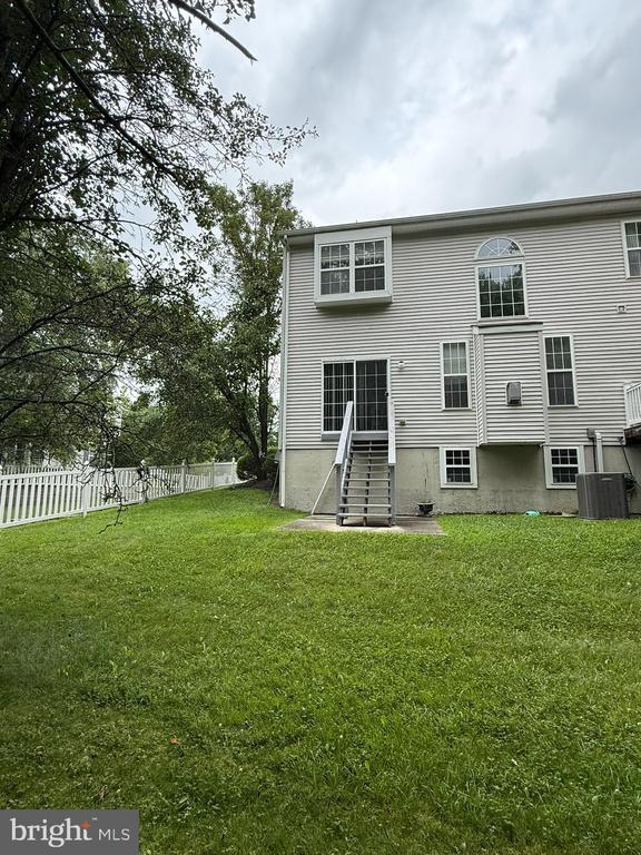 Building Photo - 47 Ross Way