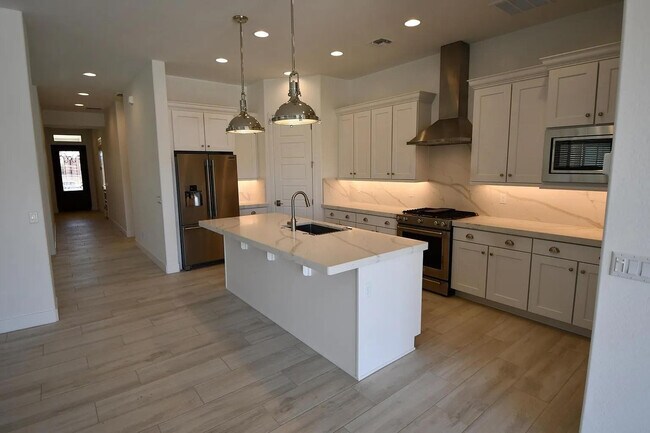 Foto del edificio - 820 E Ashurst Dr