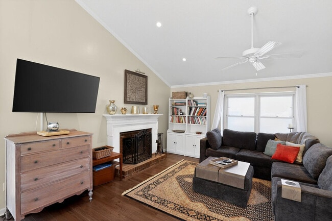 Foto del edificio - 6 Hunters Ridge Dr