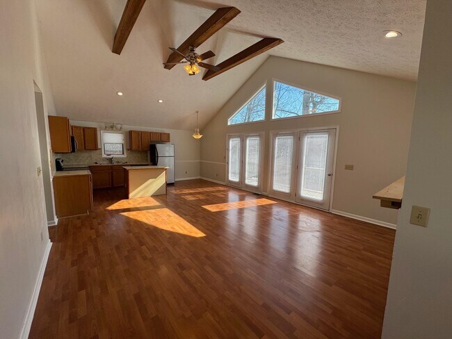 Foto del edificio - 175 Deer Dr