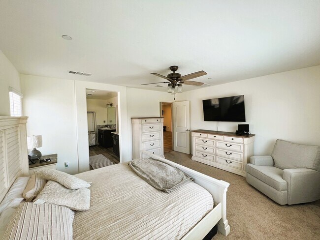 Building Photo - 2331 Vineyard Ct