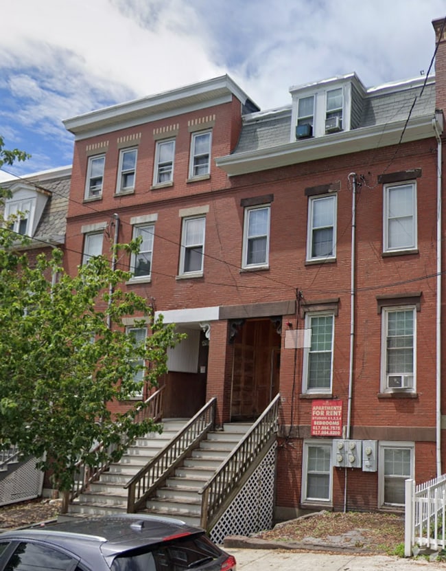 Building Photo - 36 Hawthorne St
