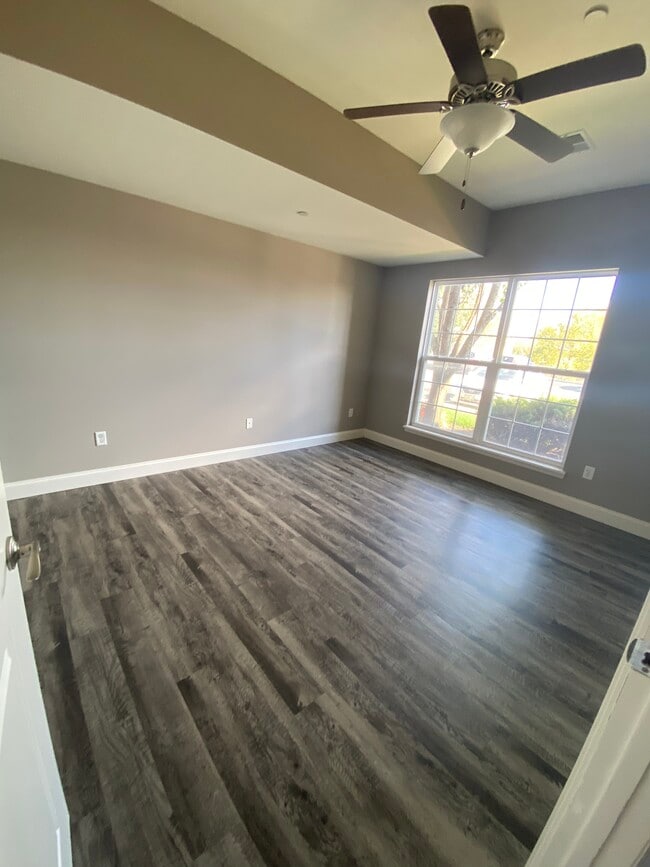 Building Photo - 6401 Brookfield Court Dr