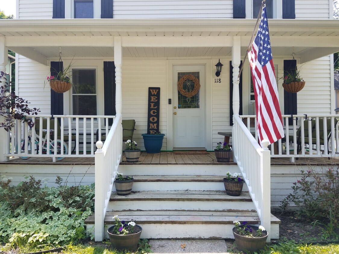 118 E Riverside St, Williamston, MI 48895 House Rental in Williamston