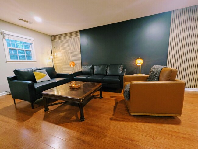 Foto del edificio - 469 Holt Rd NE