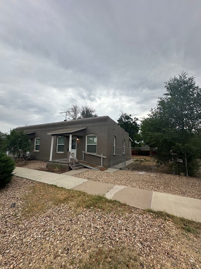 Building Photo - 412-414 13th Ave