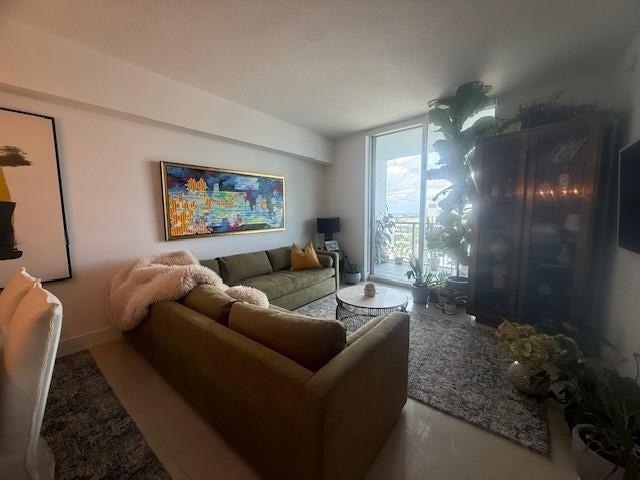 Foto del edificio - 185 SW 7th St