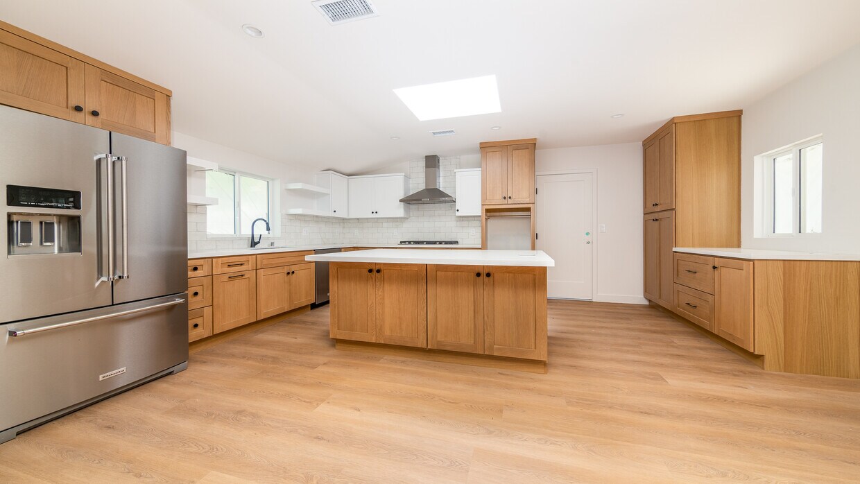 Foto principal - 3647 Grand View Blvd