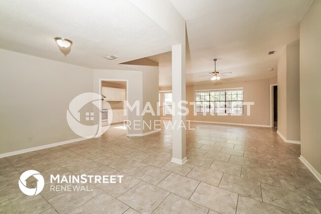 Building Photo - 121 Plaza Dr