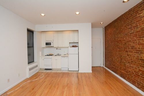 Building Photo - 1296 Lexington Ave