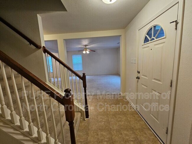 Foto del edificio - 723 Skywatch Ln