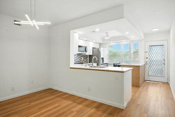 Foto del edificio - 2004 Granada Dr