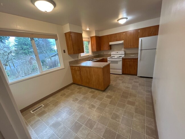 Foto del edificio - HALF OFF FEBRUARY RENT! 3 Bedroom 1.5 Bath in Desirable NW Corvallis