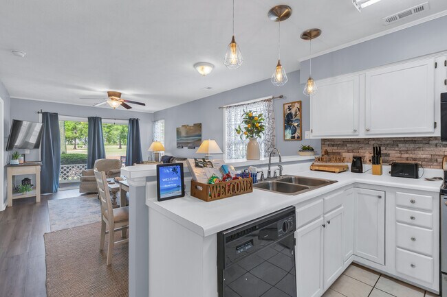 Foto del edificio - 589 Blue River Ct