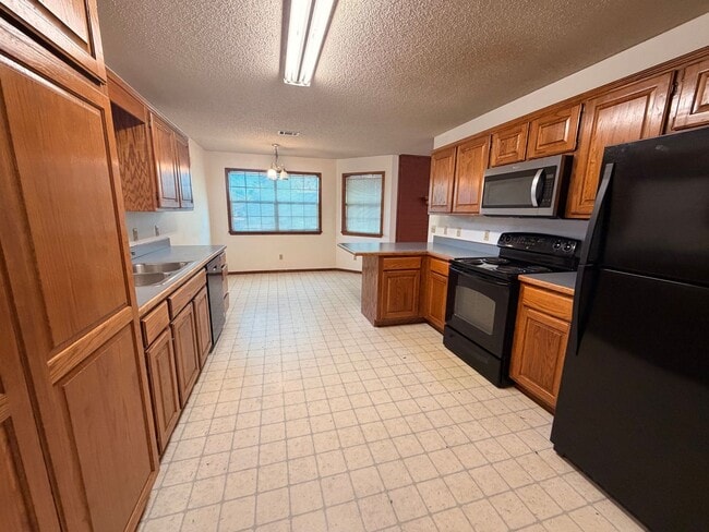 Building Photo - 1006 Nightingale Ln