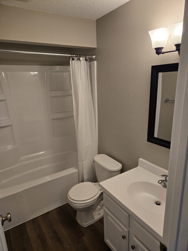 Baño completo - 3000 SE 20th St