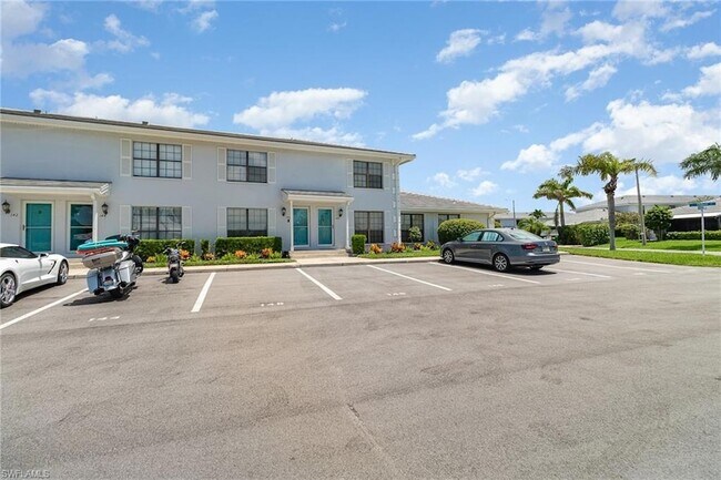 Building Photo - 146 Clyburn Way W