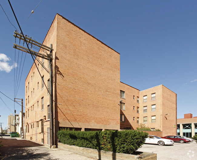 Building Photo - Milwaukee Apartments