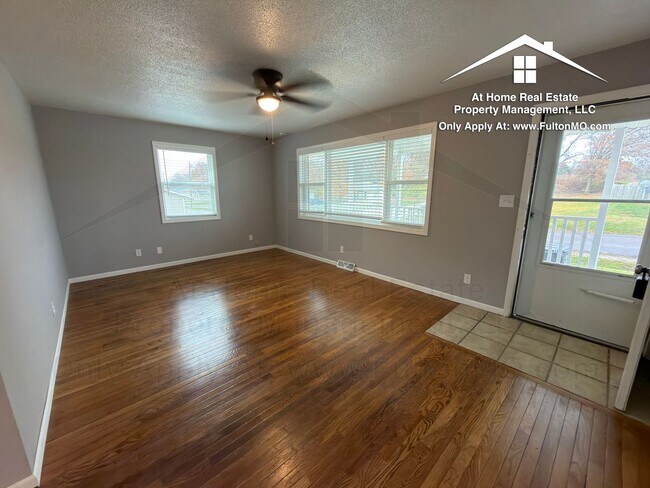 Foto del edificio - 607 Crestwood Dr