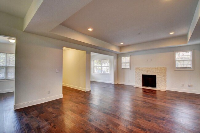 Foto del edificio - 340 Walton Blvd