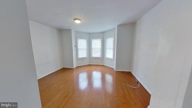 Building Photo - 5034 Walnut St