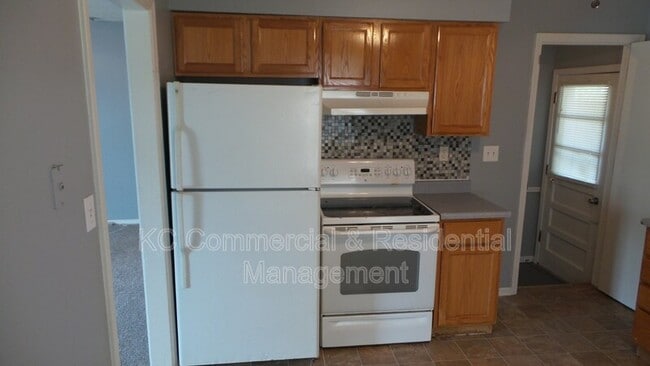 Building Photo - 210 NE 88th St