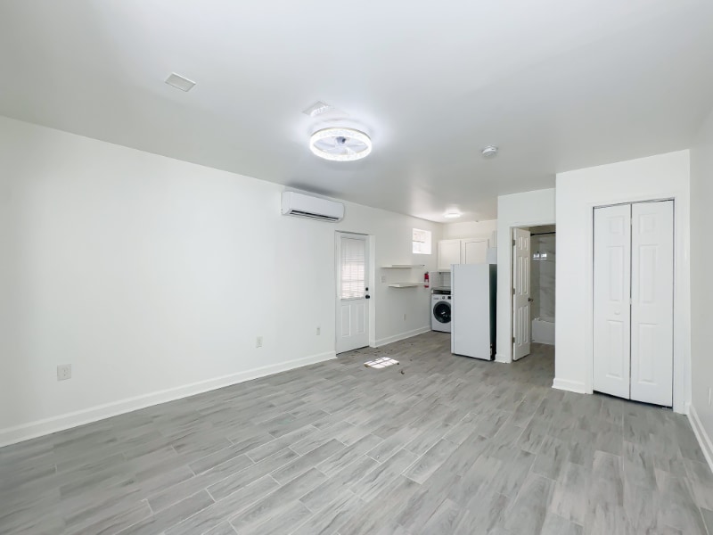 Foto principal - 8310 Flower Ave