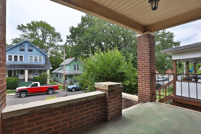 Building Photo - 212-214-214 E Patterson Ave