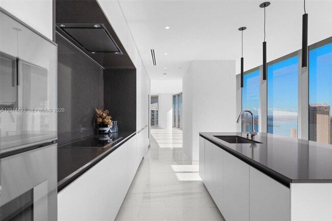 Foto del edificio - 300 Biscayne Blvd Way