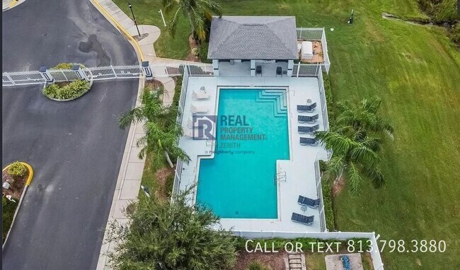 Foto del edificio - 1415 Summergate Dr