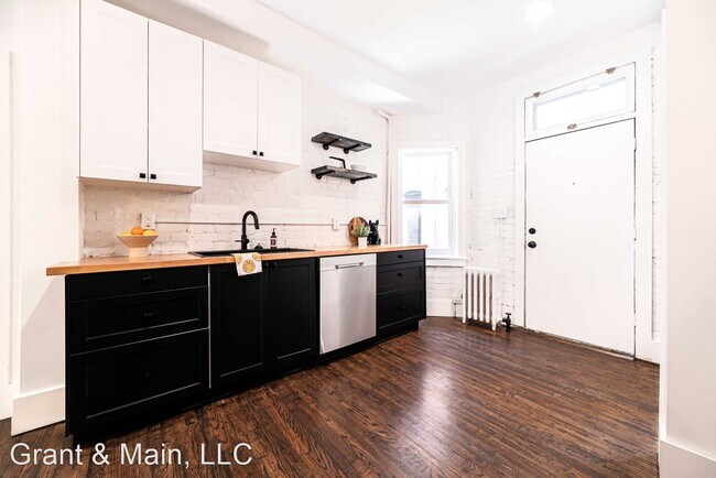 Building Photo - 3 br, 2.5 bath House - 4154 Second Ave.