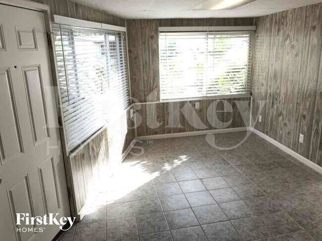 Foto del edificio - 2316 Colby Ln