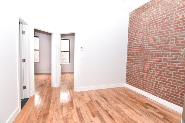 Building Photo - 462 W 146th St