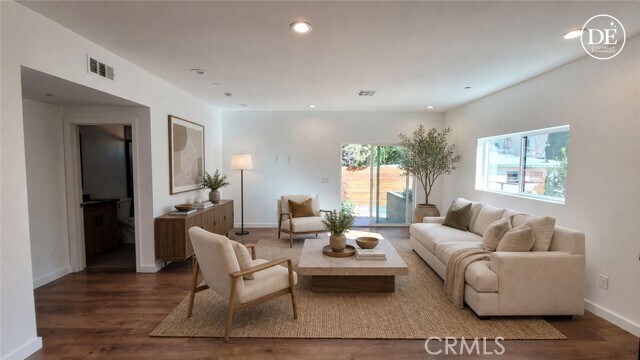 Foto del edificio - 6034 Craner Ave
