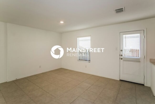 Foto del edificio - 3 Bedroom Pet-Friendly Home in Princeton, ...