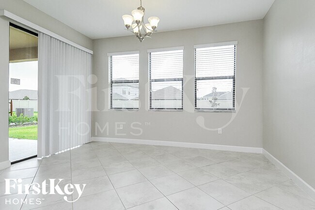 Foto del edificio - 9823 Ivory Dr