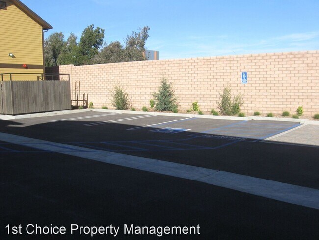 Building Photo - 2 br, 1 bath House - 1404 N. Bradley Rd.