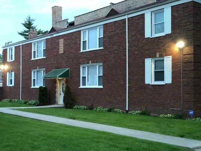 Building Photo - 9209 S Laflin St