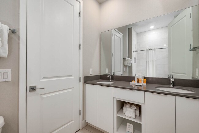 Foto del edificio - 7770 Sandy Ridge Dr
