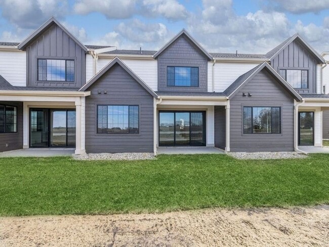 Building Photo - 2017 Lacey Dr