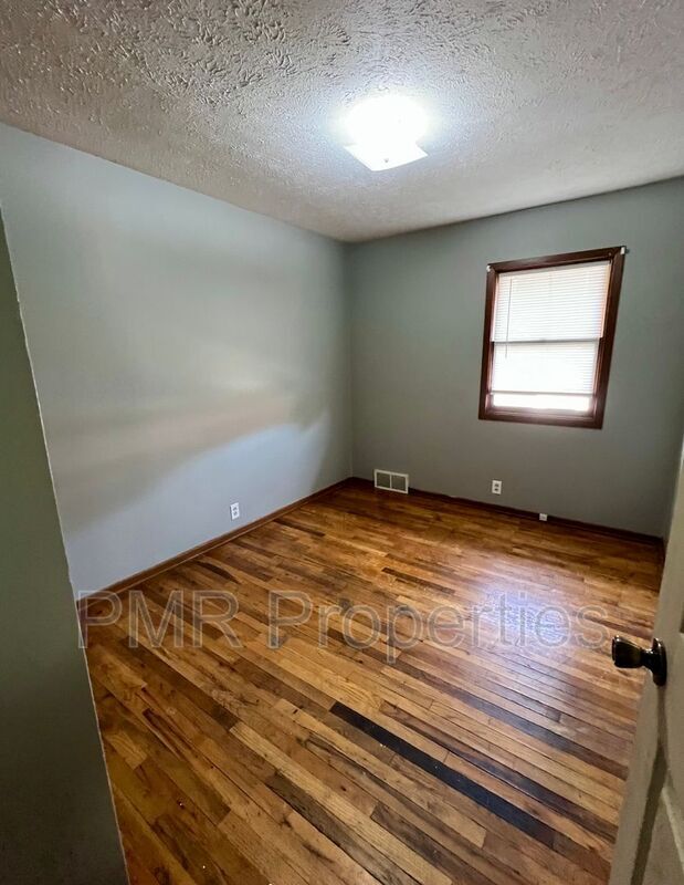 Foto del edificio - 4473 Redman Ave