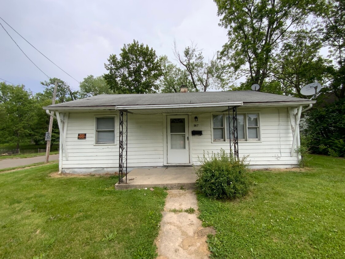 Primary Photo - 847 E Seminary St