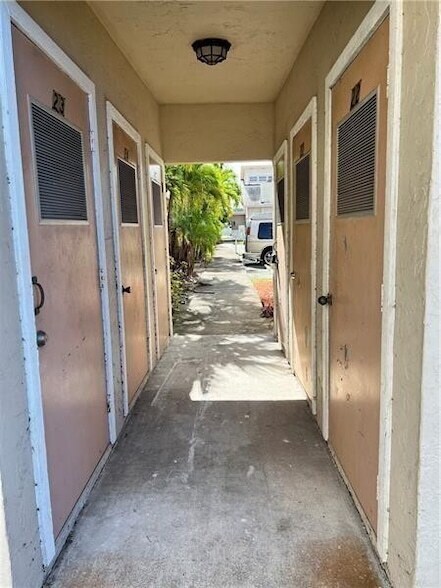 Foto del edificio - 4087 Coral Springs Dr