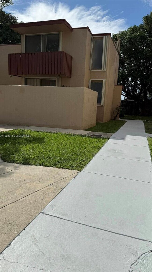 Foto del edificio - 20118 SW 123rd Dr