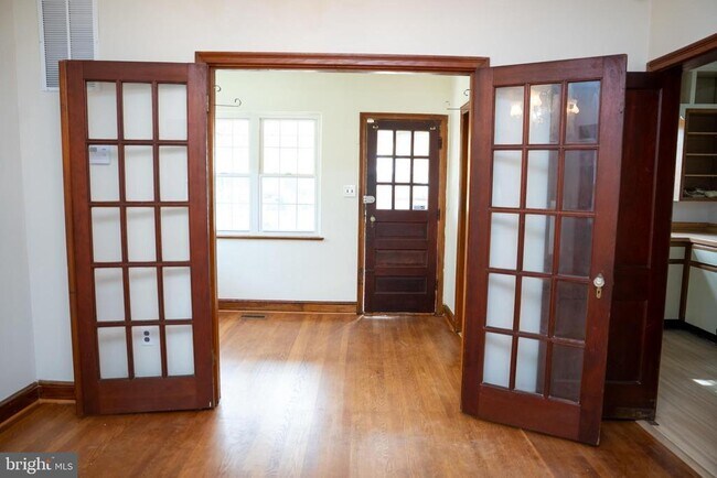 Foto del edificio - 110 Van Buren St NW