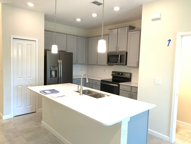 Foto del edificio - Awesome Townhome for rent