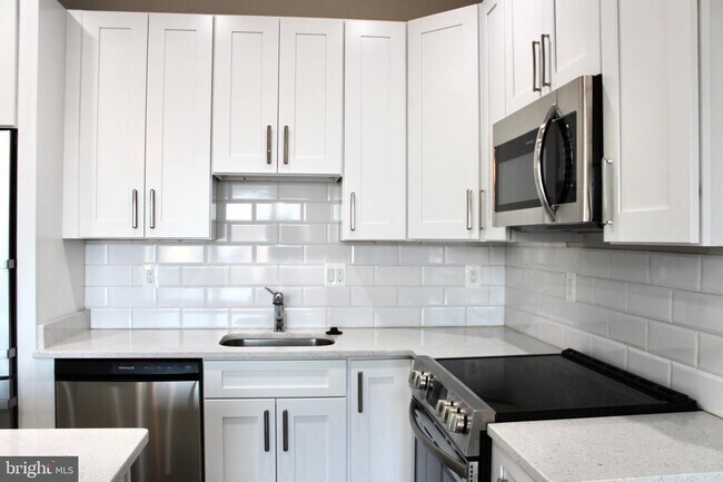 Building Photo - 560 Foxhall Pl SE
